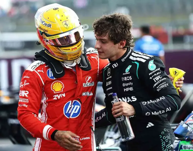Hamilton (Ferrari) e Antonelli (Mercedes)