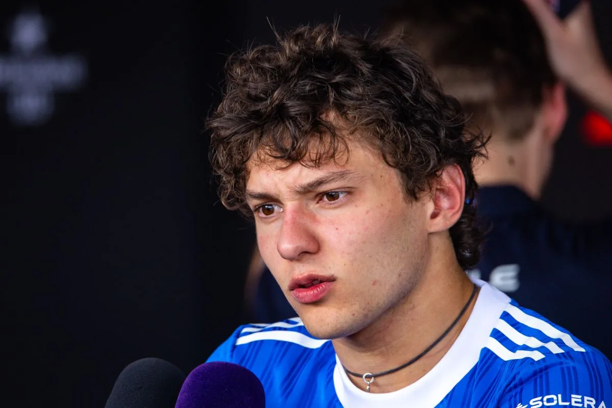 Sainz invites Antonelli to calm down: “He shouldn’t have called me ‘idiot’ over the radio”