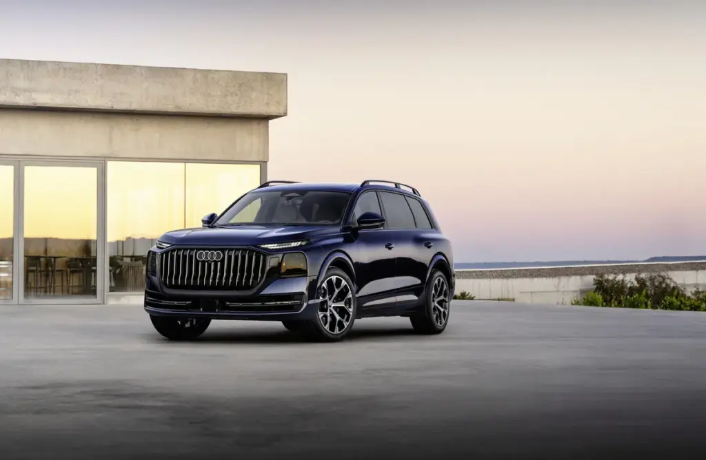 Audi Q9 off