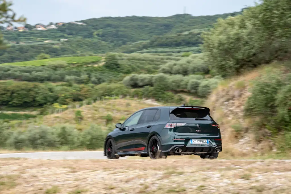 Volkswagen Golf GTI Edition 50