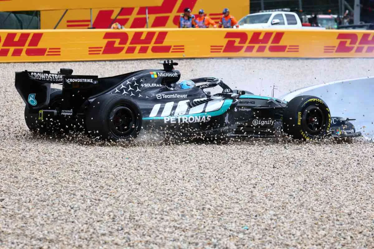 Russell excuses Hamilton: “It was a racing incident. I am very disappointed”