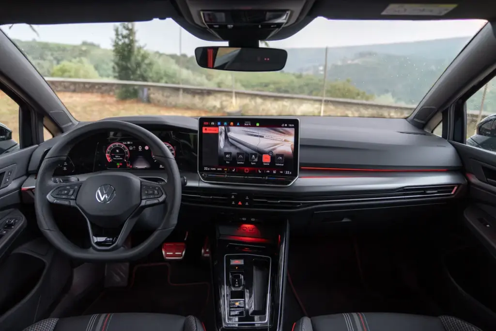 Volkswagen Golf GTI Edition 50