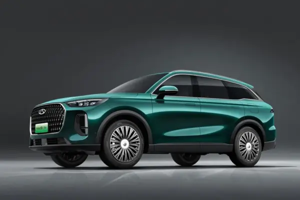Tiggo 9, this is how Chery lands on the Italian market