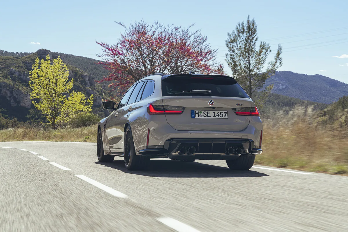 BMW M, manual transmission "as long as possible"