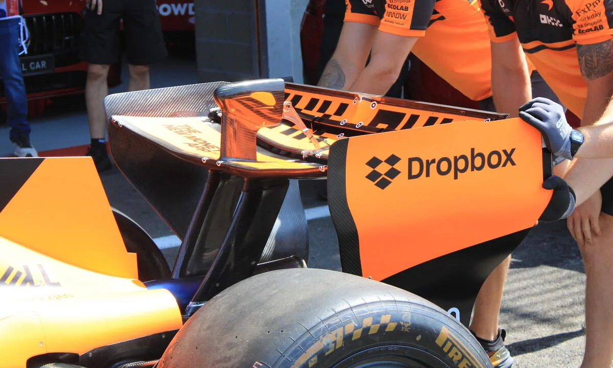 McLaren with a new rear wing, but it’s not the Macarena