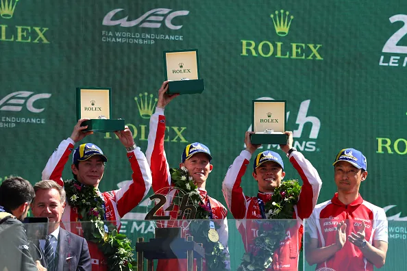 Kobayashi: “Let's celebrate the first victory of the TR 010”