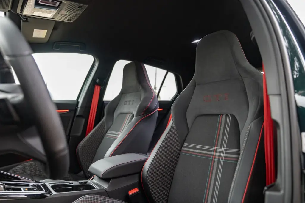 Volkswagen Golf GTI Edition 50