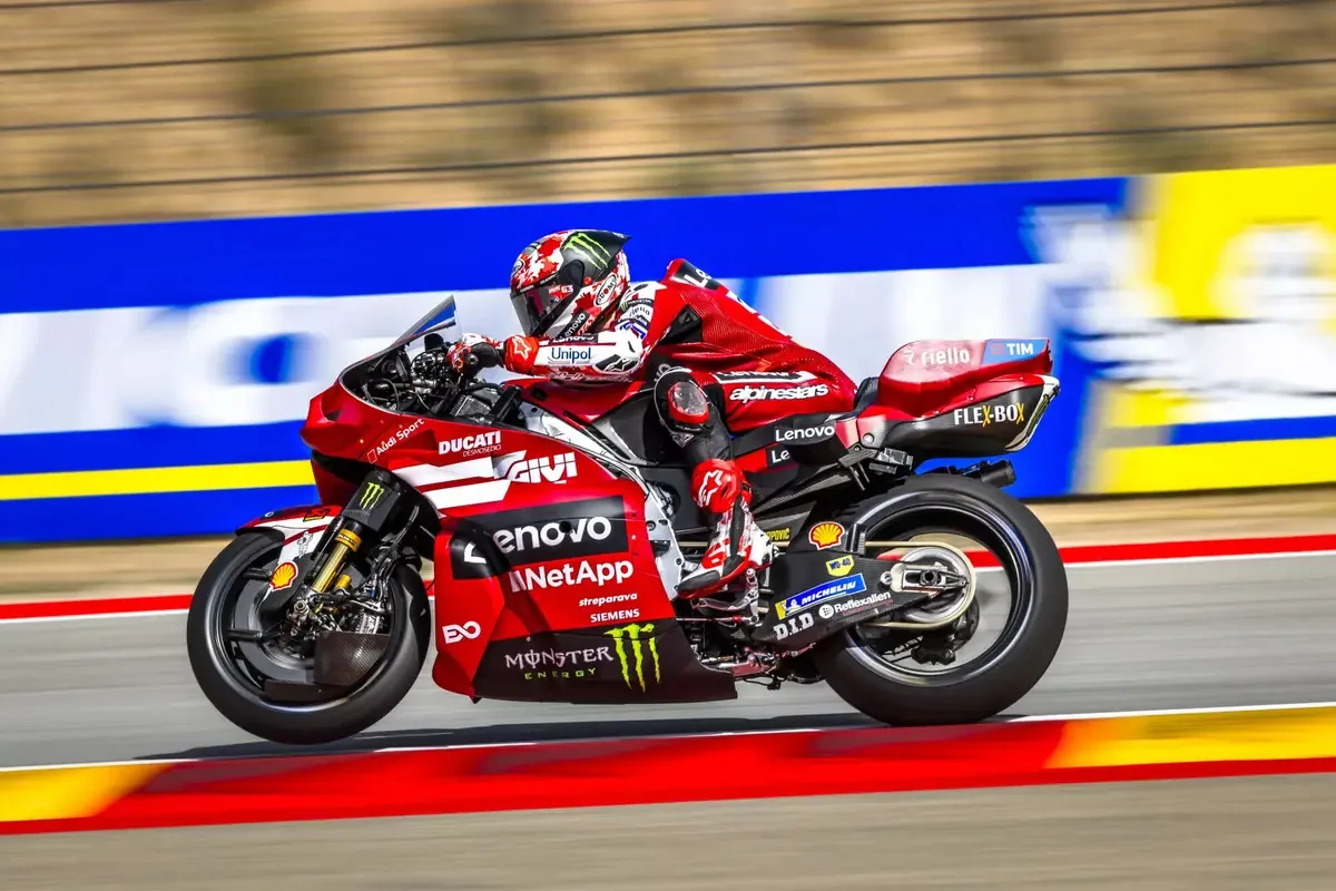 Bagnaia, burst of pride: “I come to the track to go fast. I don't give up and I don't think about Aprilia”