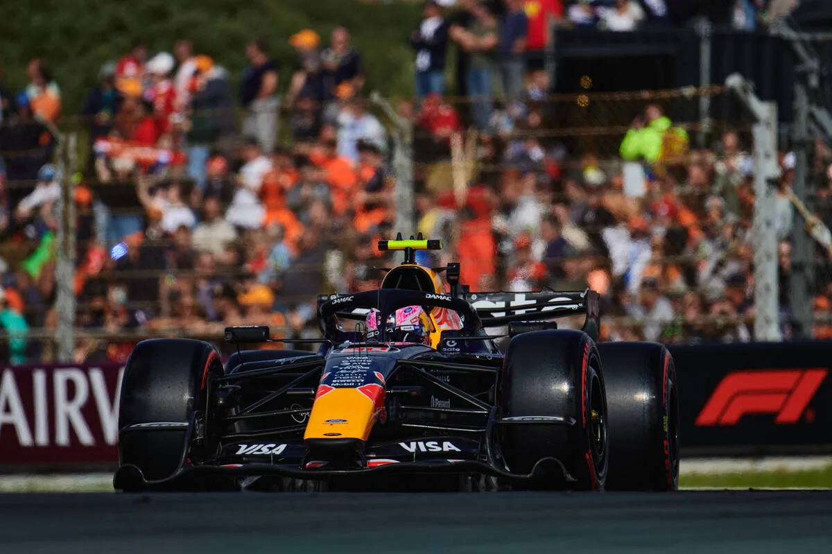 Lawson forgetful: “The team on the radio always reminds me to stop at the Red Bull box”