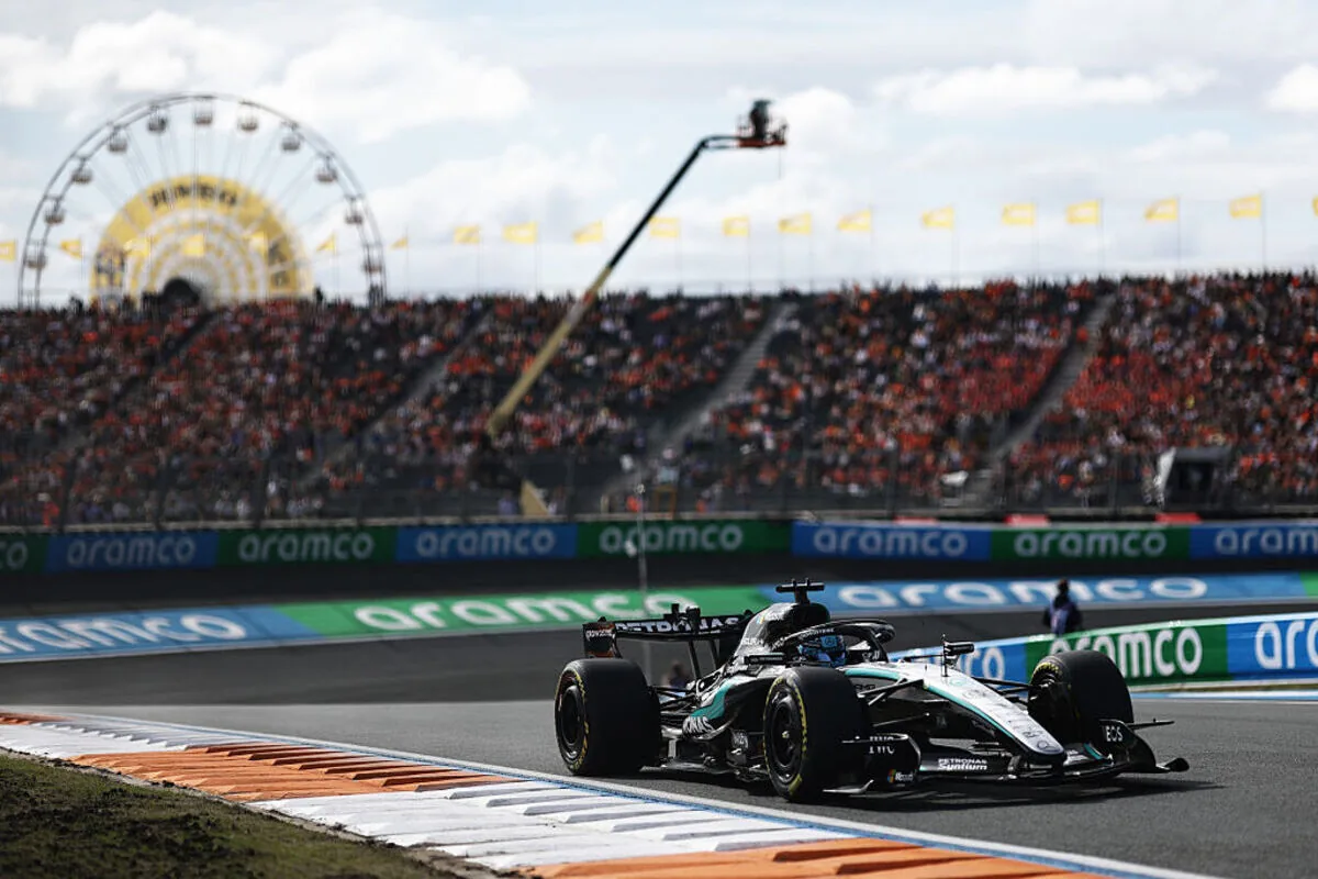 Three close teams, two different paths: Russell pole with the underpowered Mercedes