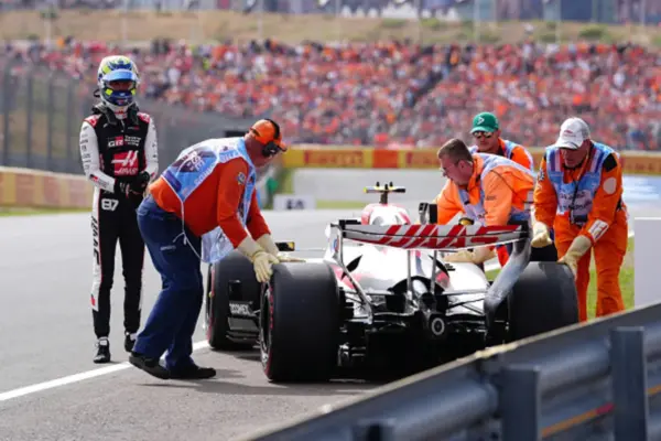 Haas increasingly in trouble: double retirement at Zandvoort