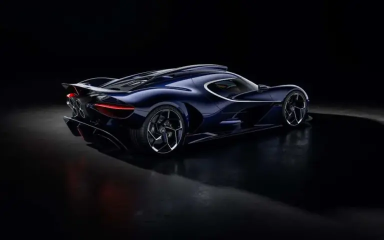 Bugatti, the steed that does not gallop