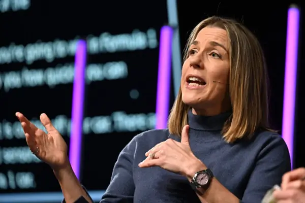 Claire Williams is furious: “I still receive nasty messages online. F*** off”