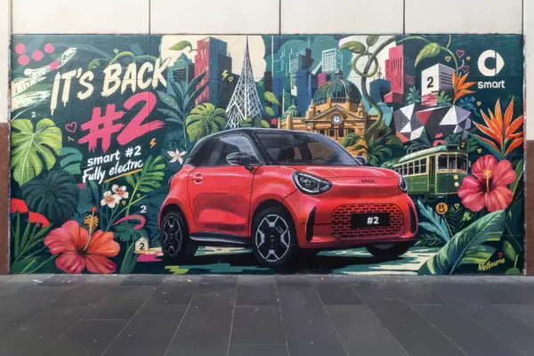 Smart #2, the two-seater electric car becomes a mural