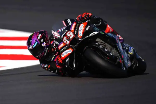 Martin: “I didn’t brake at the first corner and the dropper stayed down, my mistake”