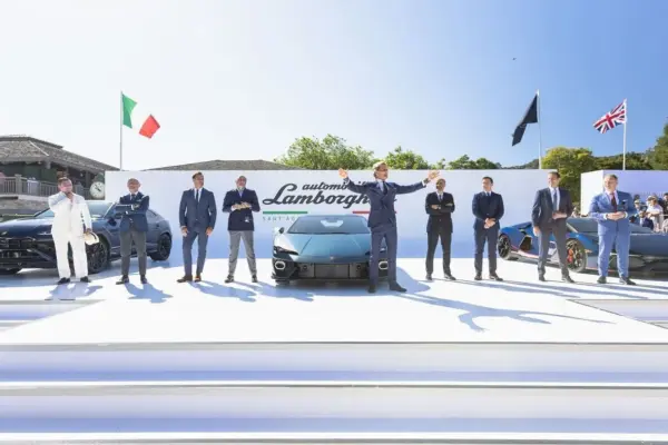 Lamborghini, world premiere in Monterey