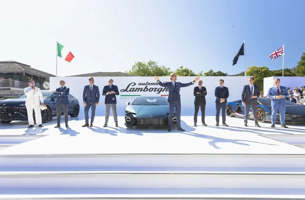 Lamborghini, world premiere in Monterey