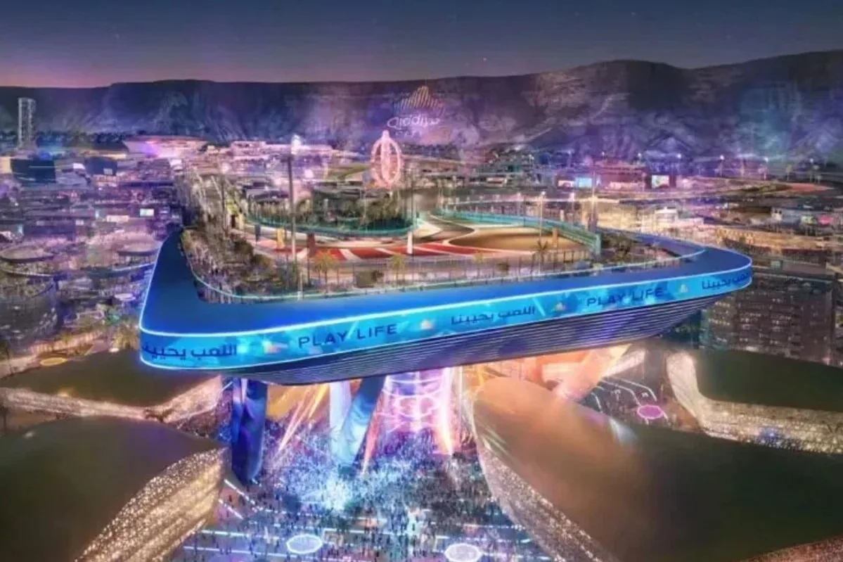 F1 launched uphill on… a 20-story building: the works for the crazy turn-1 of Qiddiya