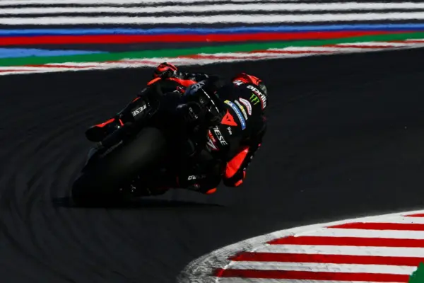 Bezzecchi half happy: “Q2 achieved, but the bike is nervous. Marquez is favored”. And the knee torments him