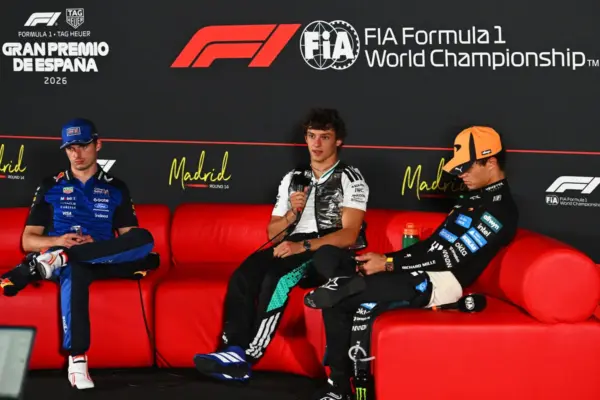 Fuga Antonelli, Verstappen applauds and Norris teases Russell: “Kimi is beating a much more experienced teammate…”