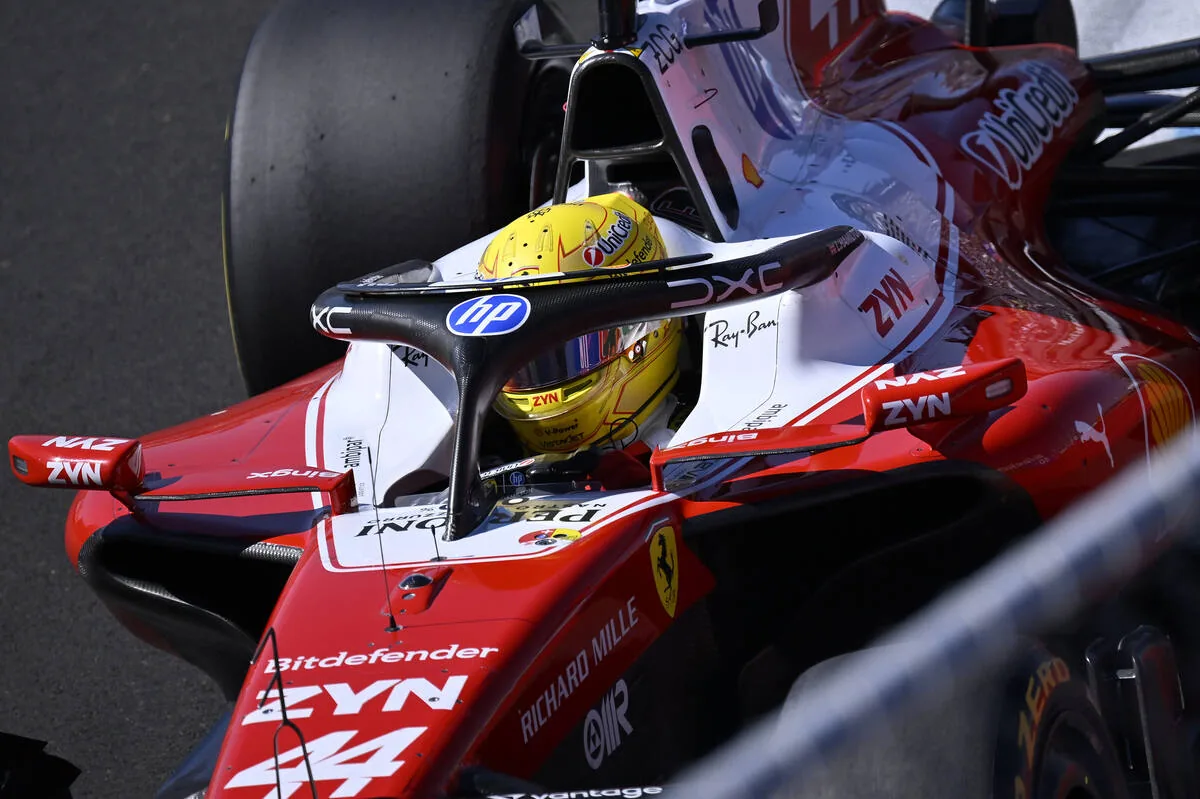 Hamilton: “Me on pole? I wasn't close. The others must have turned up the engine…”