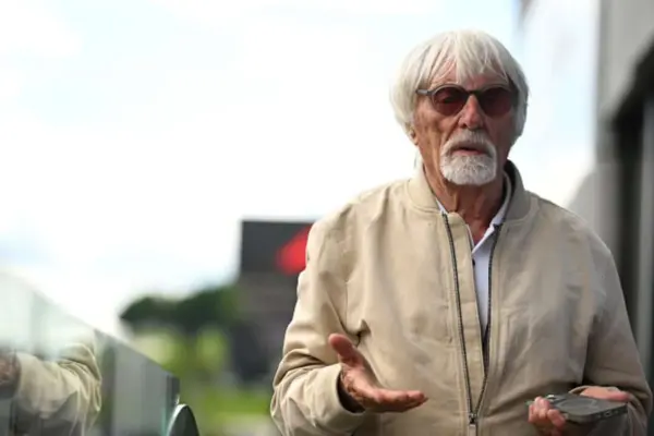 Ecclestone falls for it again: at the airport with a rifle, stopped in Portugal