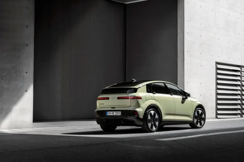 Audi A2 e-tron off