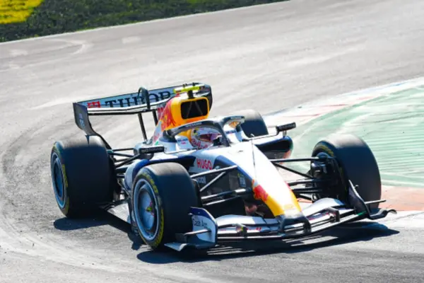 Racing Bulls in points zone: the team celebrates an unofficial result in Monza
