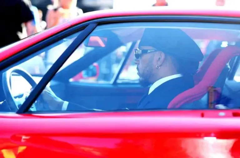 Hamilton, arriving as a superstar in Monza with the Ferrari F40 – PHOTO GALLERY