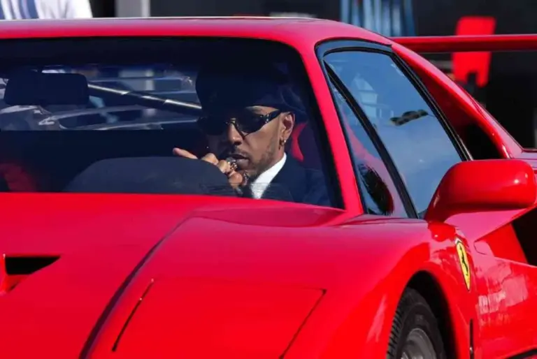 Hamilton, arriving as a superstar in Monza with the Ferrari F40 – PHOTO GALLERY