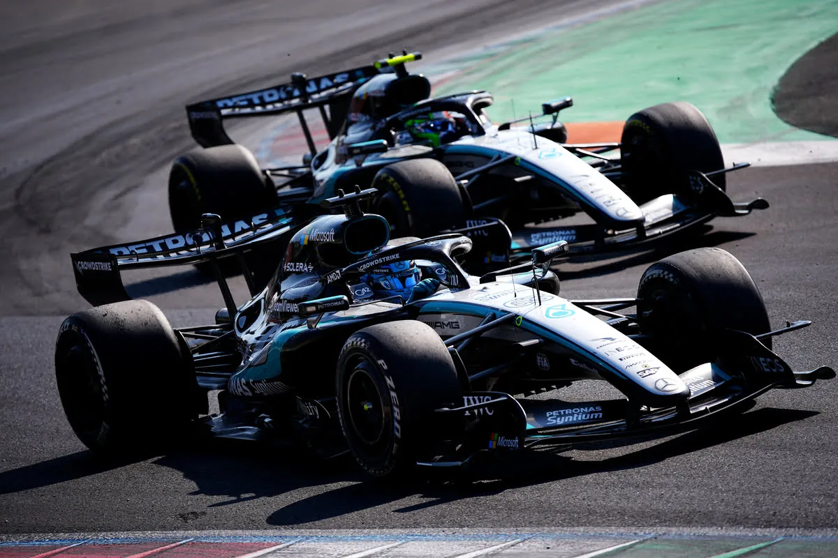 Ferrari, watch Mercedes: here’s how the pits managed the Russell-Antonelli challenge
