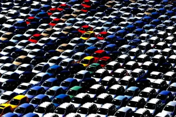 August of license plates. The car market raises its head, slightly