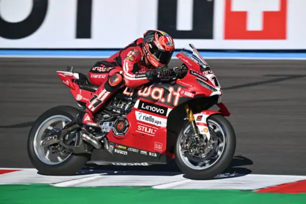 Magny-Cours 2026, Race 1: Bulega returns immediately to the top