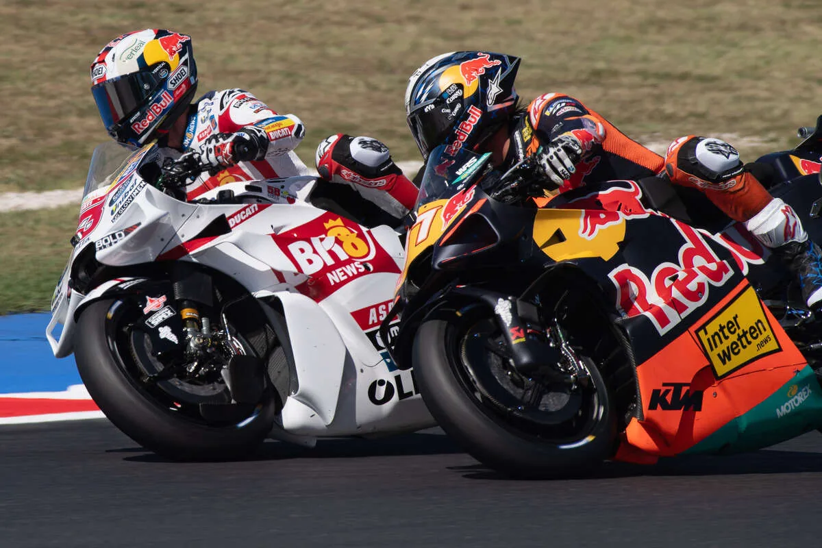 Alex Marquez apologizes to Acosta for the middle finger: “I lost my head, it’s not done”